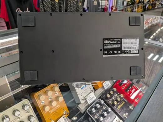 Native Instruments - MIKRO MK3 2